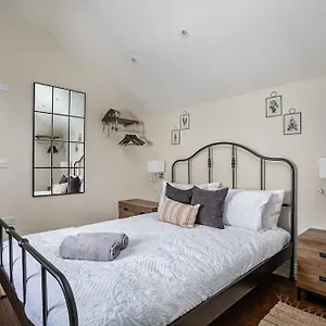 Apartment Paradise Square-remodelled 18th Century, Sheffield